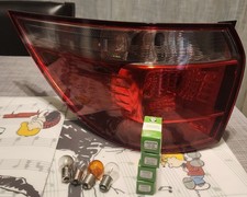 2010-2014 Volkswagen Jetta Wagon Right Passenger RH, Tail Light OEM, COMPLETE picture