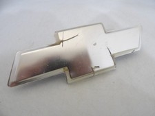 2005 2006-2009 CHEVROLET TRAILBLAZER 2004-2012 COLORADO FRONT GOLD GRILLE EMBLEM picture
