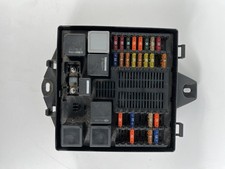2013 - 2018 Jaguar Xjl Oem Front Engine Fuse Relay Junction Box Block picture