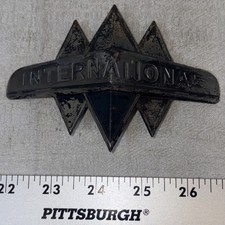 ORIGINAL INTERNATIONAL EMBLEM 1940s picture
