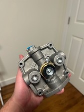 Haldex Midland Relay Valve - Reman Brake Valve Relay R6 picture