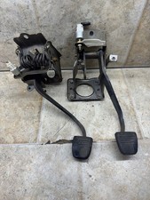 95-04 Toyota Tacoma 96-02 4runner Manual Transmission Clutch Pedal & Brake Pedal picture