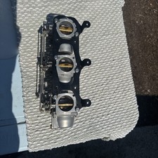 YAMAHA 90HP 2 STROKE CARBURETOR 6H1-14301-15-00 6H1-14302-15-00 6H1-14303-15-00 picture