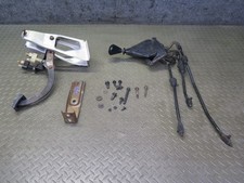 84-88 CHEVROLET CORVETTE C4 M/T GEARSHIFTER W LINKAGE & BRAKE PEDAL SET OEM picture