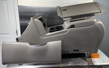 03-06 CHEVY/GMC AVALANCHE SUBURBAN YUKON TAHOE SILVERADO CENTER CONSOLE picture