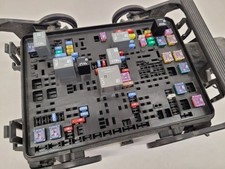 2014-2017 Chevrolet Silverado 1500  Engine Fuse Box Assembly OEM picture