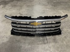 2020 - 2025 Chevrolet Silverado Front Center Grille High Country w/Camera OEM picture