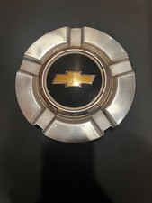 One Factory Chevy Suburban Tahoe Avalanche Pickup center cap hubcap 9596343 picture