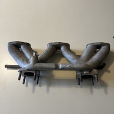 1972 Triumph TR6 • Original Intake Manifold & Carburetors  picture