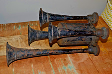 Circa 1920’s-30’s Sparton 6 Volt Model 195 4-Trumpet Musical Horn picture
