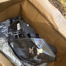 2003–2007 Cadillac CTS Right (Passenger) Side Halogen Headlight Assembly picture