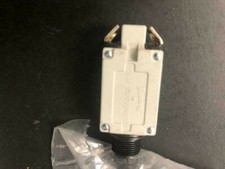 CIRCUIT BREAKER 5 AMP P/N 7274-2-5 NS COND # 10933 (2)   picture