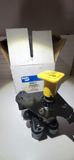 BENDIX 800617 Pp DC Park Control Double Check Valve New. PUSH BUTTON picture