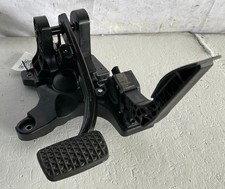 2025-26 CHEVROLET EQUINOX FRONT ACCELERATOR & BRAKE PEDAL ASSEMBLY 1.5L # 112431 picture