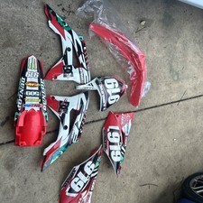 2009-2012 HONDA CRF450R OEM PLASTICS KIT WHITE RED 61100-KRN-710ZA #252 picture