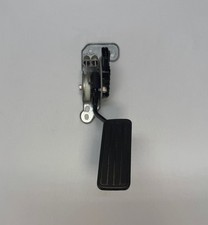OEM 2005-2007 Subaru Legacy & Outback Accelerator Gas Pedal Assembly 36010AG021 picture