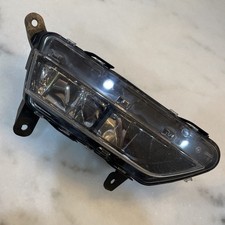 2015 - 2018 Porsche Macan Turbo Front Right Lower Fog Light Lamp *Rock Chips* picture
