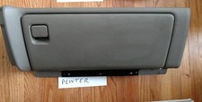 2003-07 2003 2004 2005 2006 TAHOE YUKON ESCALADE LIGHT GRAY CODE 92 Glove Box  picture