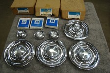 NOS GM# 3901712 Wheel Cover Center Caps with 3908762 Ornaments picture