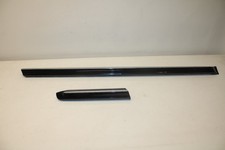 12-19 VOLKSWAGEN BEETLE PASSENGER RIGHT SIDE LOWER DOOR TRIM MOLDING SET BLACK picture