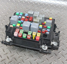 2003-2005 Chevy Silverado Sierra Power Module Engine Unit Fuse Box Assembly OEM picture