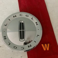 #W (1)  2003-2009 Lincoln Town Car MKZ  CHROME Center Cap    4w13-1a096-ca picture
