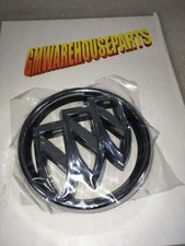2013-2016 BUICK ENCORE CHROME FRONT GRILLE EMBLEM (TRI SHIELD) NEW GM 95330834 picture
