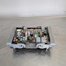 2010-2013 10-13 Chevrolet Silverado 1500 4.8L 5.3L 6.2L Engine Fuse Box OEM picture