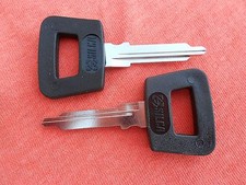 2 NEW PORSCHE 911 912 914 KEY BLANKS 1970 - 1998  PW1P  PO5P picture