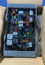 2010-2013 CHEVY SILVERADO 1500 Engine FUSE BOX 5.3L GENUINE OEM picture