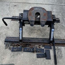 RBW Li’L-Rock’R 15K 5th Wheel Hitch. Trailer Hitch Used Good Condition picture