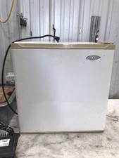 Haier HSW02C 1.8 cuft household mini fridge refrigerator picture