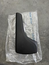 OEM 16-24 Chevrolet Camaro Center Console Armrest/Lid – Like New picture