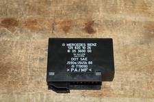 1990-1995 Mercedes Benz R129 SL-class Hazard Wiper Turn Signal Relay 1298201026 picture