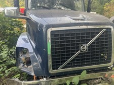 2015 Volvo VNL D13 Engine 4x4 Semi Truck Tractor picture