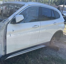 2016-2020 BMW X1 FRONT DRIVER SIDE DOOR WHITE OEM picture