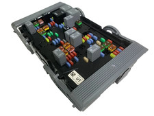 2007-2009 Chevy Suburban, 1500 Pickup, engine FuseBox P/N: 25905681 WT picture