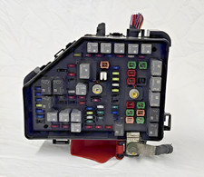 2013-2014 Chevy Traverse Engine Fuse Box Assembly OEM picture