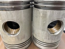 NOS Detroit Diesel DDE 71 Series Truck Style Piston 5149236 or 5198193 Box of 2 picture