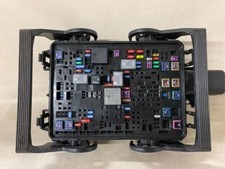 2015-2019 GMC Sierra 2500 3500 Pickup Engine Fuse Box Factory OEM ID 84303174 picture