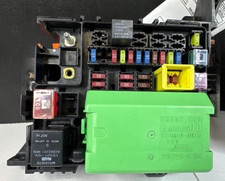 2002-2007 Mitsubishi Lancer Engine Fuse Box Assembly OEM picture