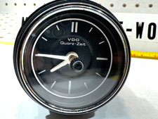 Mercedes OEM 72,73 R107 SL C107 SLC 350 450 NON Working center dash VDO 1 Clock picture