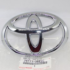 OEM GENUINE TOYOTA 2006-2009 4Runner Front Radiator Grille Emblem 75311-35220 picture