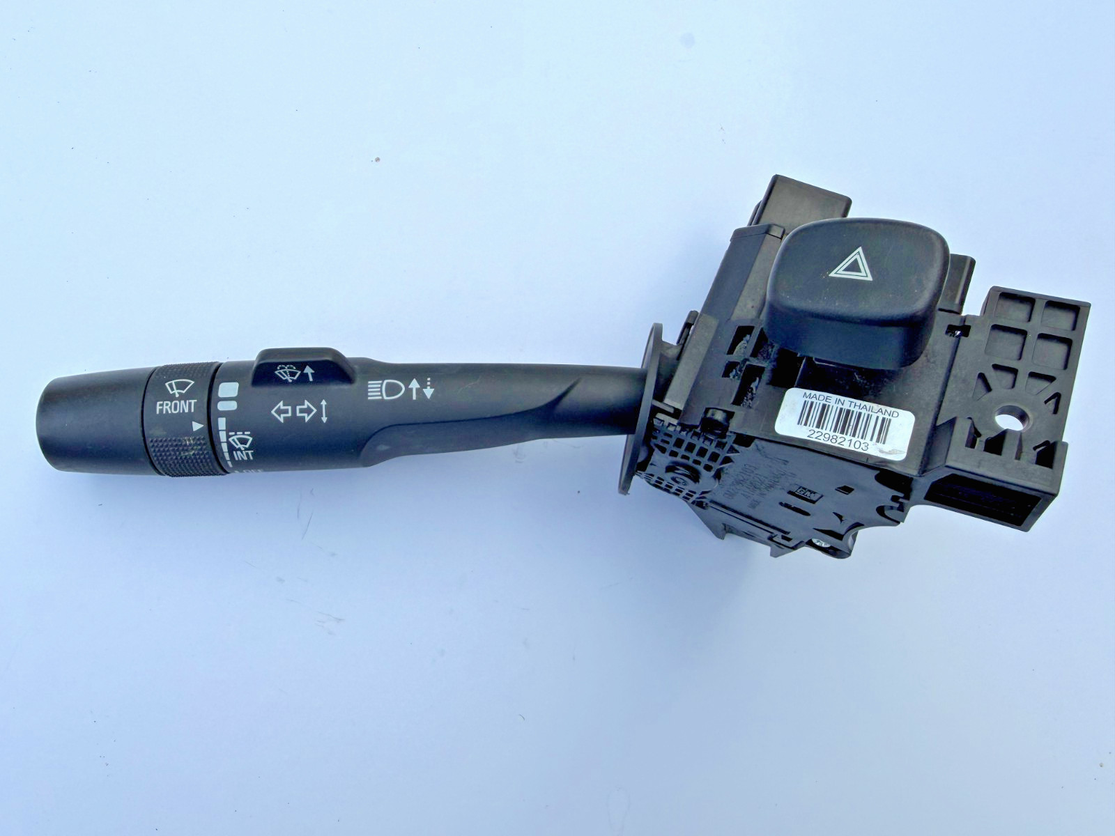 2014-2019 CHEVROLET SILVERADO 1500 TURN SIGNAL WIPER CONTROL SWITCH OEM 22982103 2014-2019 CHEVROLET SILVERADO 1500 TURN SIGNAL WIPER CONTROL SWITCH OEM 22982103