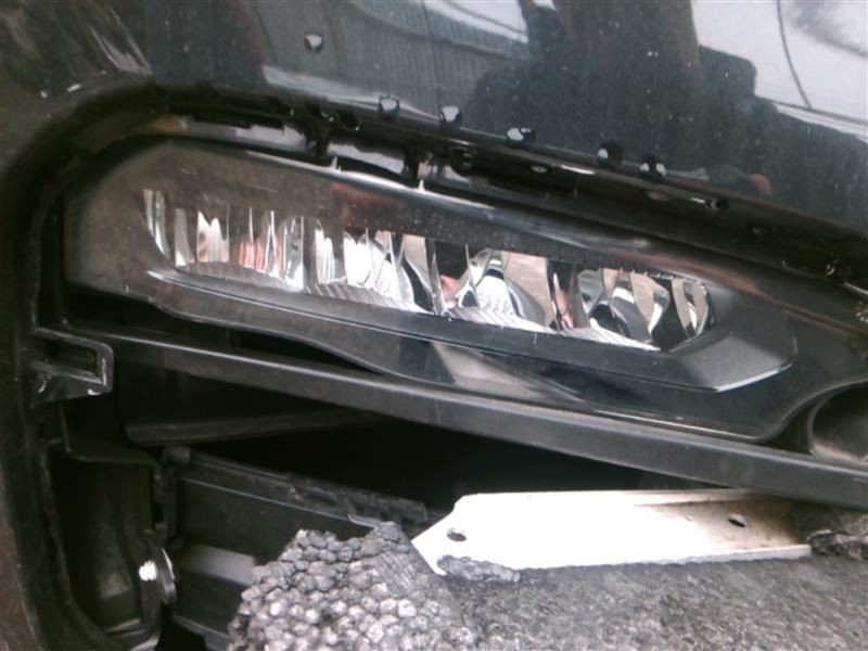 Passenger Corner/Park Light Fog-driving LED Fits 20 BMW X3 648805