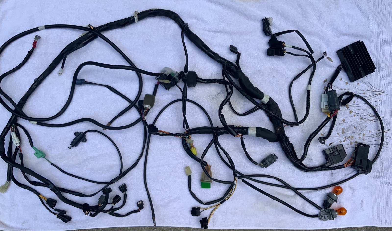 2009 Suzuki Burgman 400 Main Wiring Harness w Connectors-See photos 2009 Suzuki Burgman 400 Main Wiring Harness w Connectors-See photos
