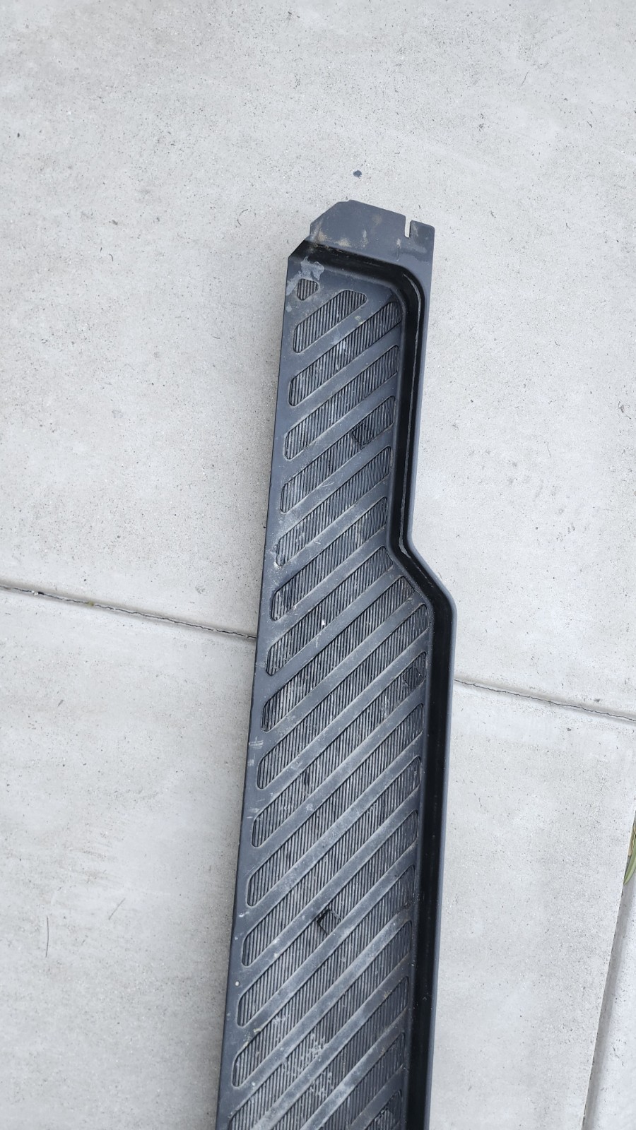 02-06 Mercedes Dodge Sprinter Passenger Side Door Foot Rest A9016861128 OEM 02-06 Mercedes Dodge Sprinter Passenger Side Door Foot Rest A9016861128 OEM