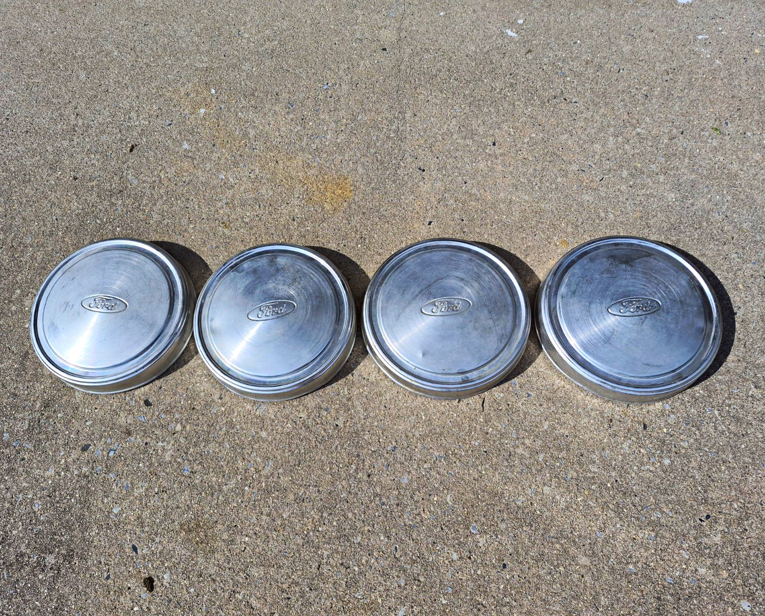 VINTAGE FORD METAL ALUMINUM HUB CAPS