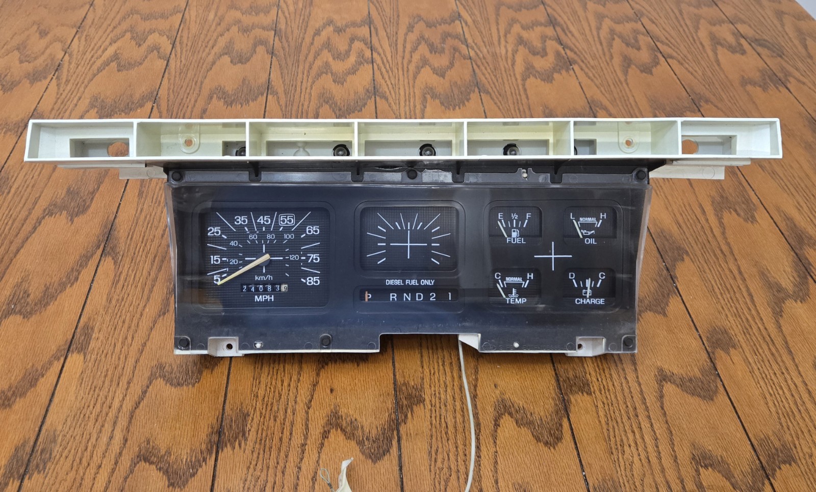 80-86 FORD PICKUP TRUCK DIESEL SPEEDOMETER GAUGE CLUSTER F250 F350 80-86 FORD PICKUP TRUCK DIESEL SPEEDOMETER GAUGE CLUSTER F250 F350