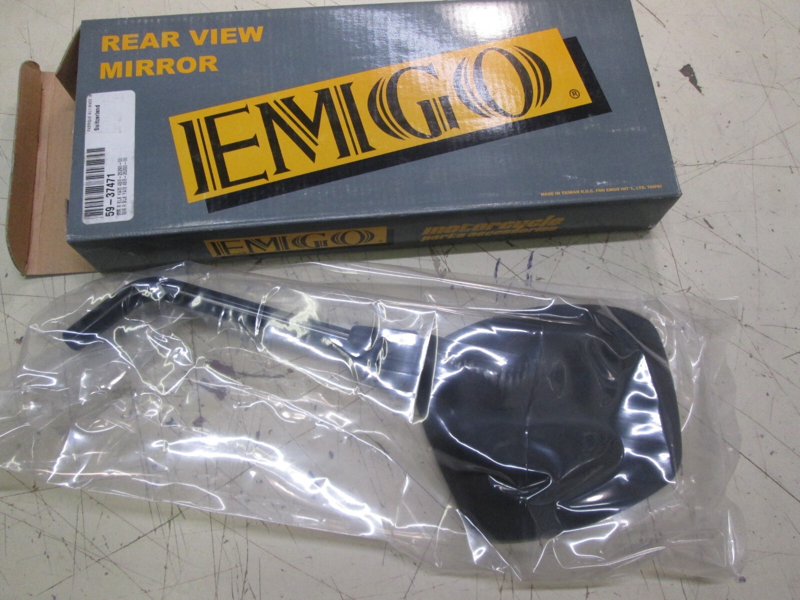 EMGO MIRROR - SECA II XJ600 1992-98 / 4BR-26290-00 / BLACK RIGHT EMGO MIRROR - SECA II XJ600 1992-98 / 4BR-26290-00 / BLACK RIGHT